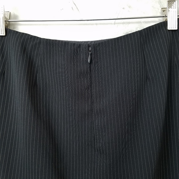 JONES NEW YORK Black/White Pin Striped Suit Skirt - Picture 5 of 8